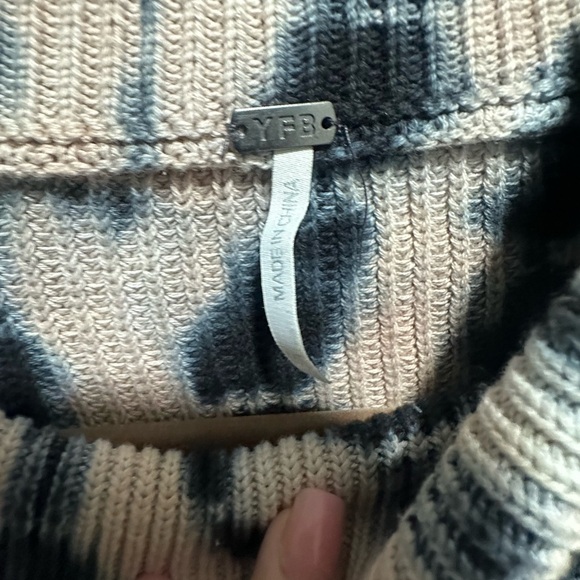 Young Fabulous & Broke Cameron Turtleneck Oversized Sweater Apricot Bamboo M/L - Picture 4 of 5